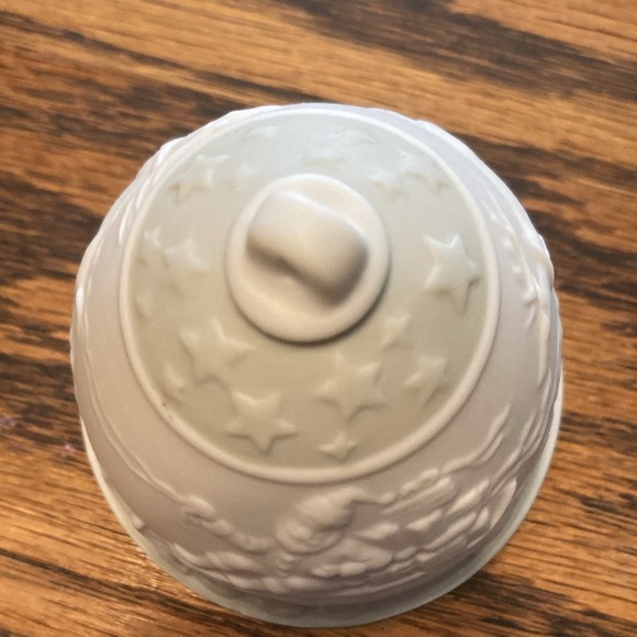 Lladro Christmas Bell with original hanging ribbon and box 1988 - Picture 6 of 11